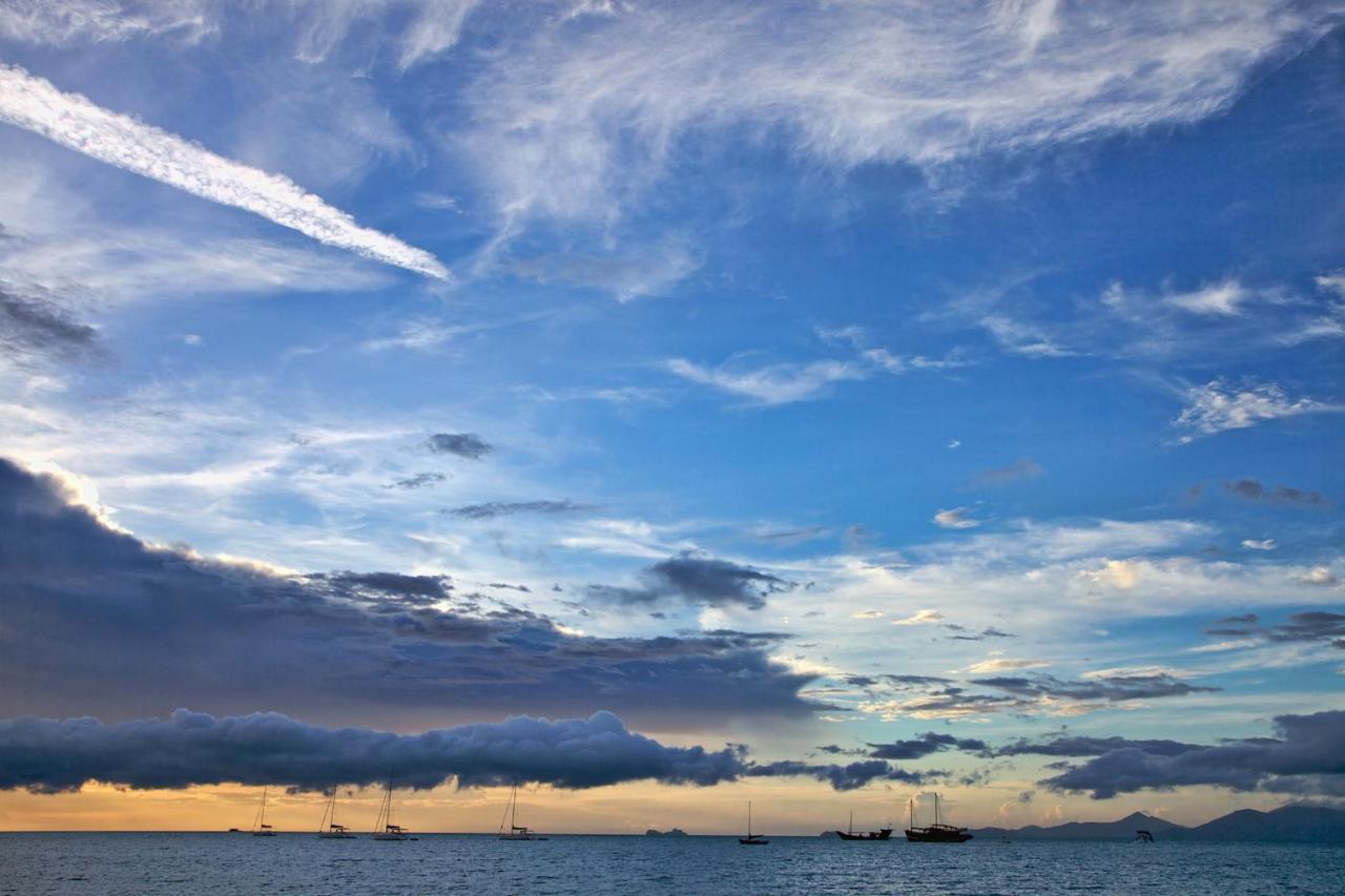 Upni Duniya - Luxury, Beachfront 9-Suites Villa バンラック・ビーチ 部屋 写真