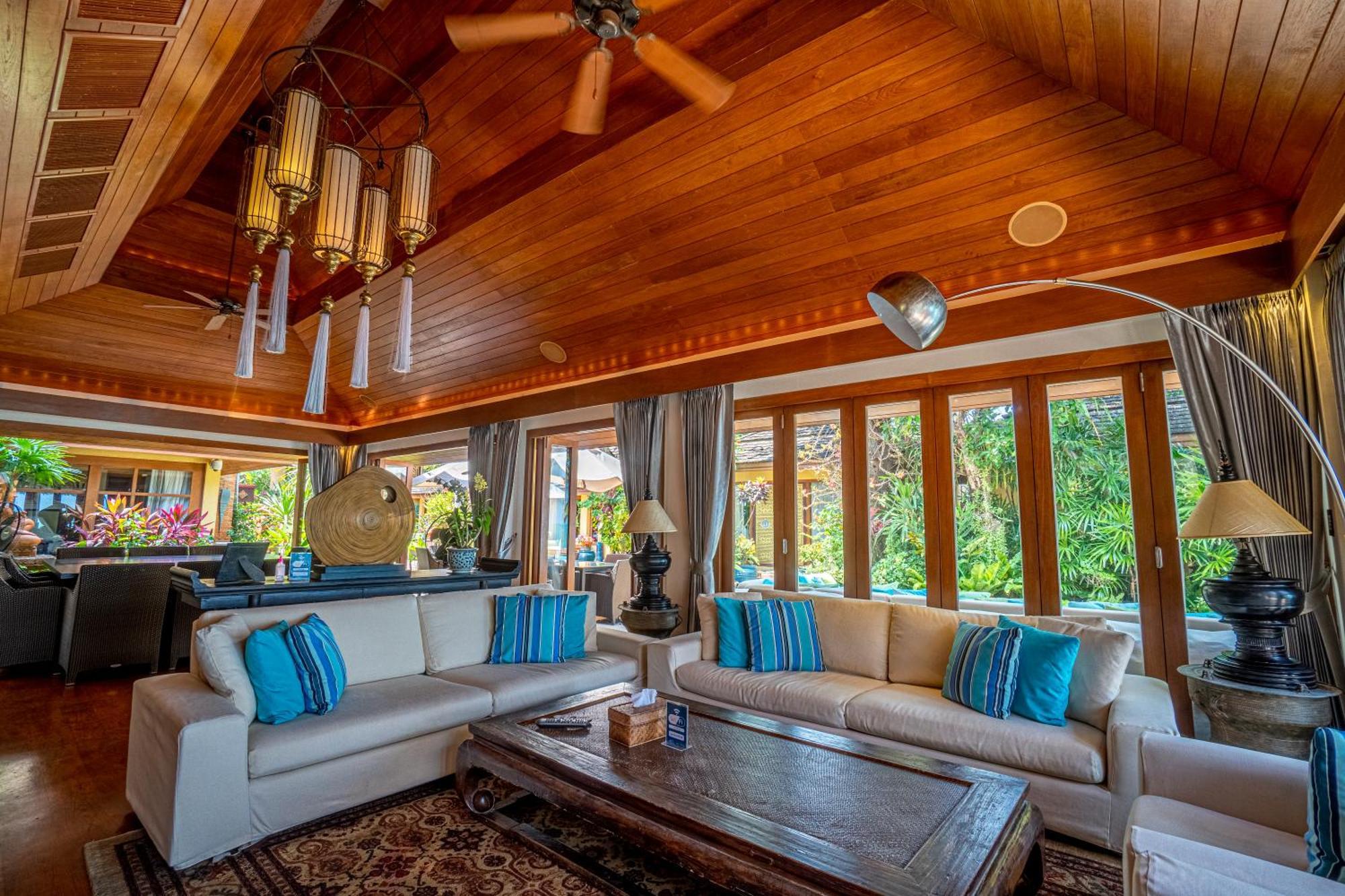 Upni Duniya - Luxury, Beachfront 9-Suites Villa バンラック・ビーチ エクステリア 写真