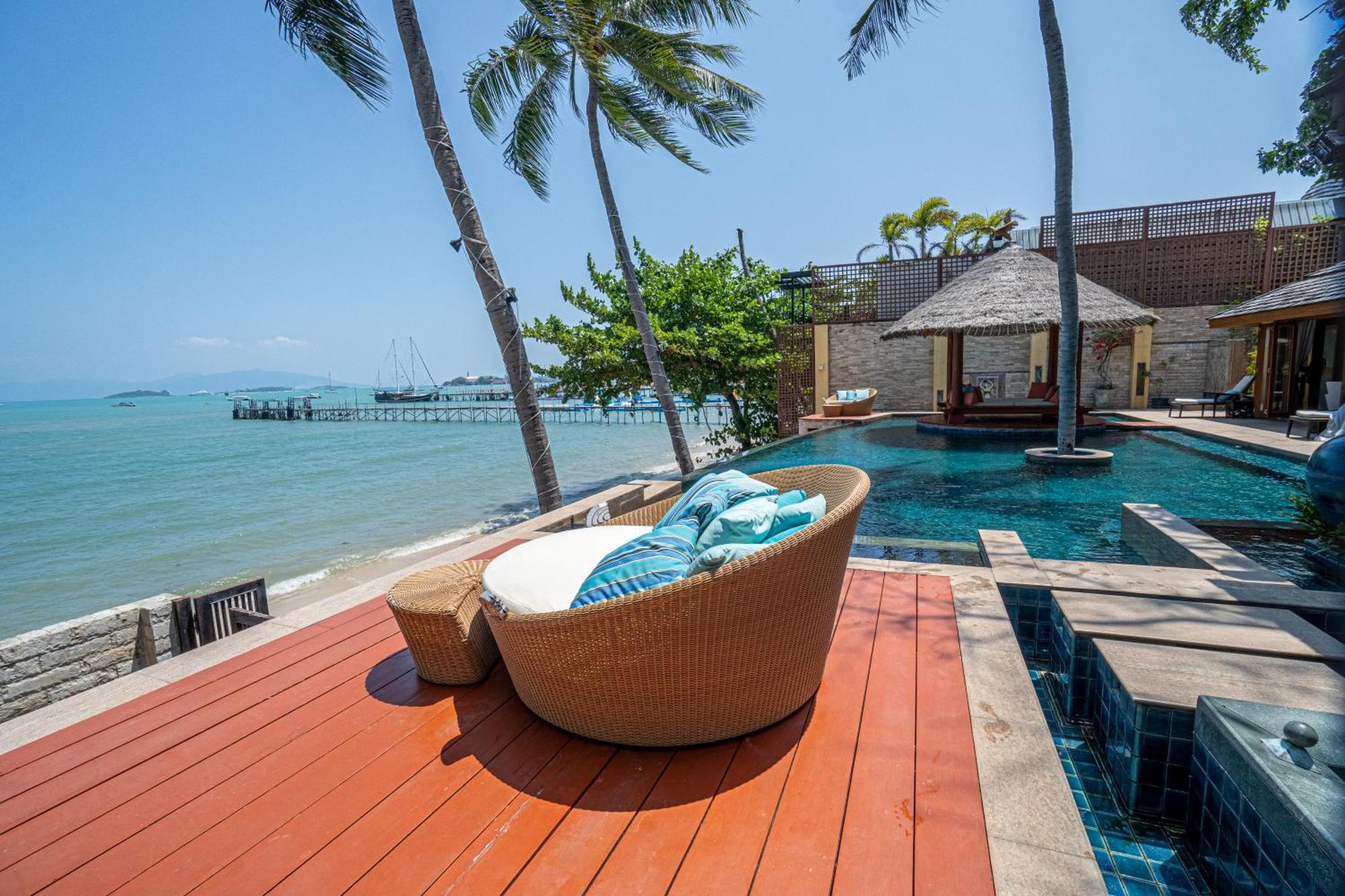 Upni Duniya - Luxury, Beachfront 9-Suites Villa バンラック・ビーチ エクステリア 写真