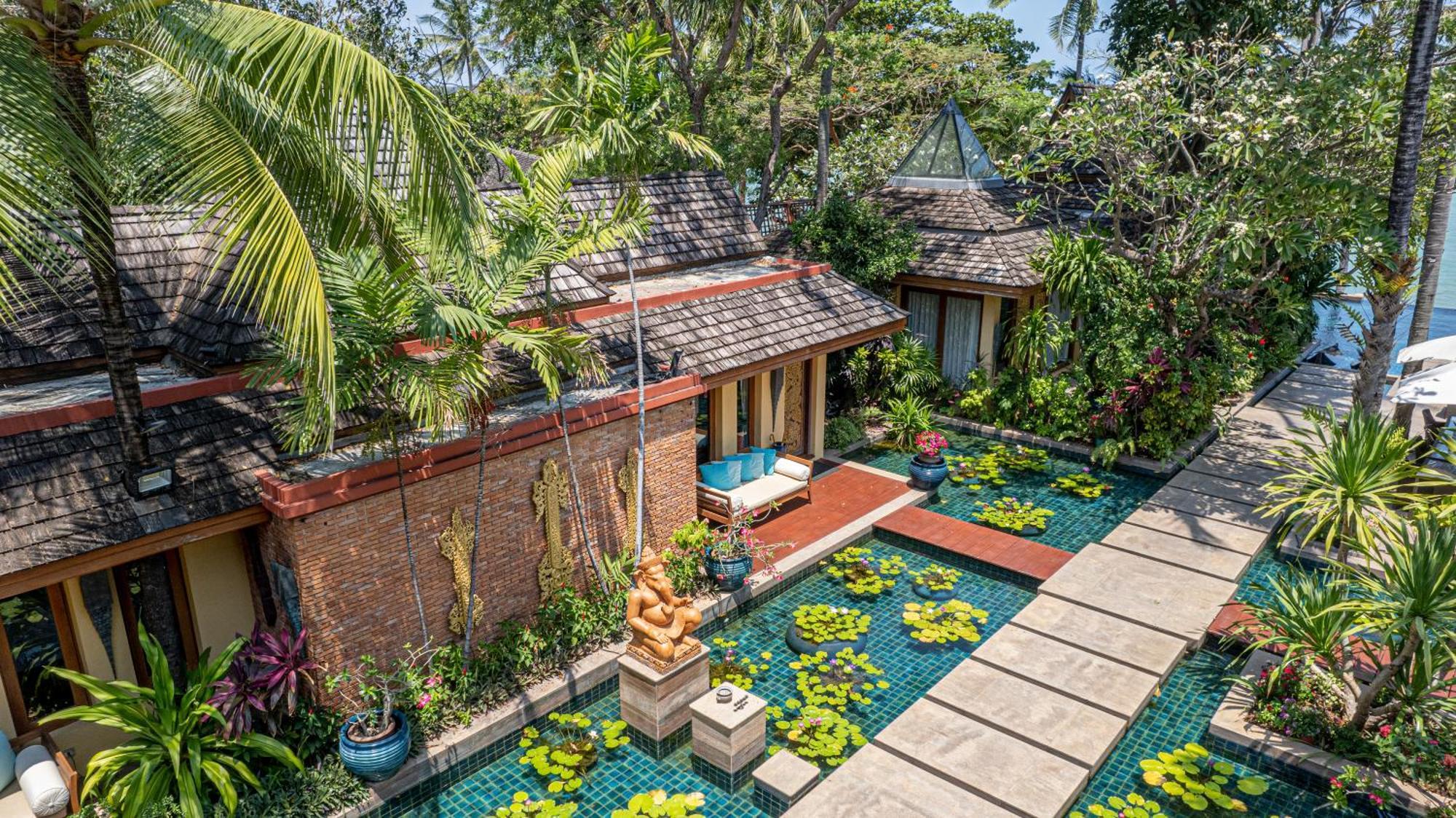 Upni Duniya - Luxury, Beachfront 9-Suites Villa バンラック・ビーチ エクステリア 写真