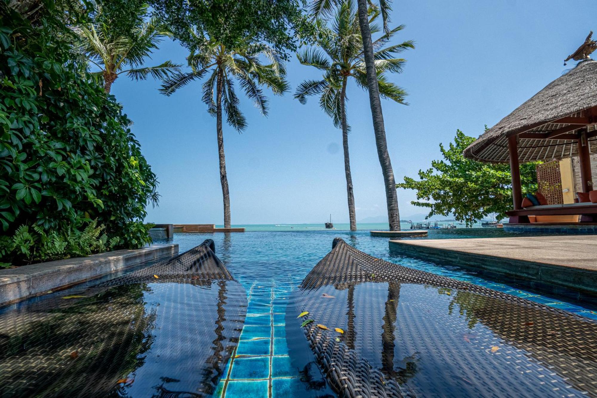 Upni Duniya - Luxury, Beachfront 9-Suites Villa バンラック・ビーチ エクステリア 写真